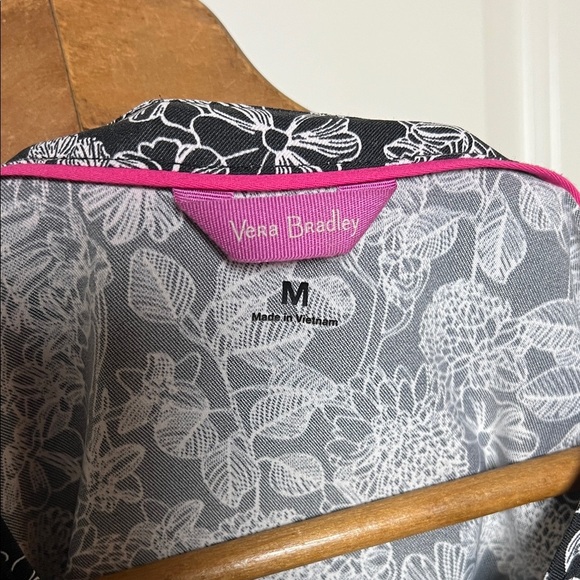 Vera Bradley Scrubs Short Sleeve Top Black White Floral Medium - Picture 2 of 6